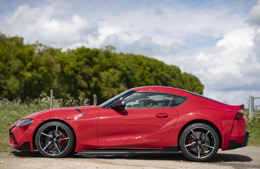  Toyota GR Supra (A90) 2019 года  (UK) (фото 38 из 91)